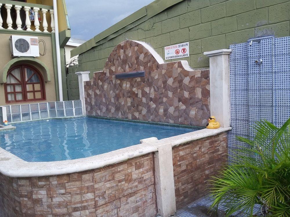 Cabinas Madeleine Puntarenas Exterior foto