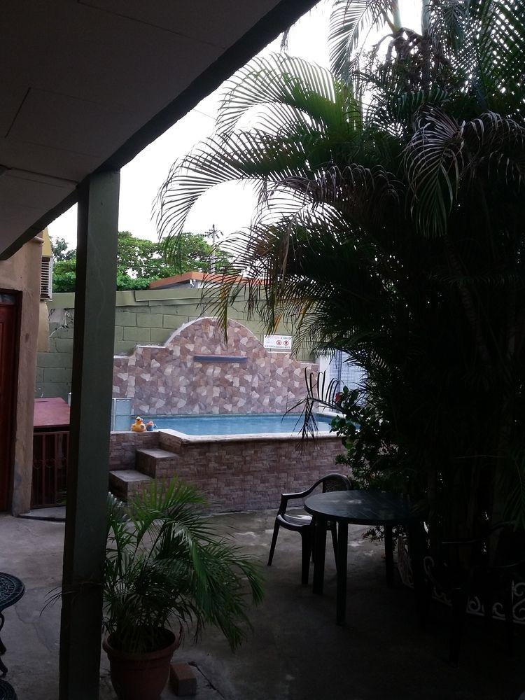 Cabinas Madeleine Puntarenas Exterior foto