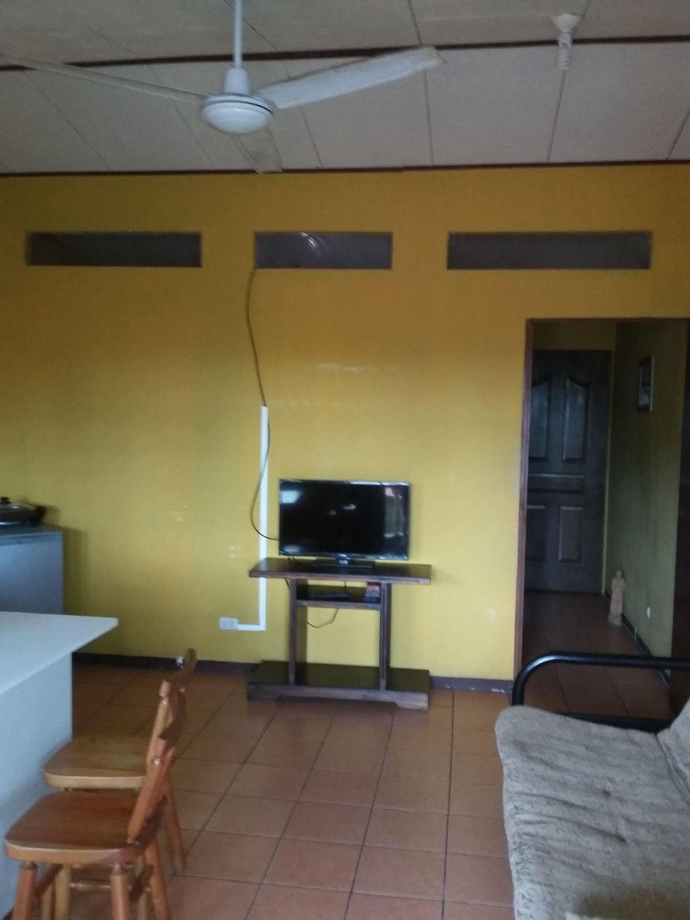 Cabinas Madeleine Puntarenas Exterior foto